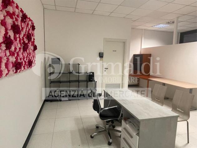negozio in vendita a Vimercate