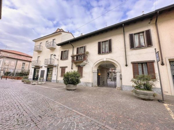 appartamento in vendita a Vimercate in zona Centro Storico
