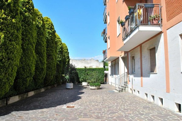 appartamento in vendita a Vimercate in zona Centro Storico