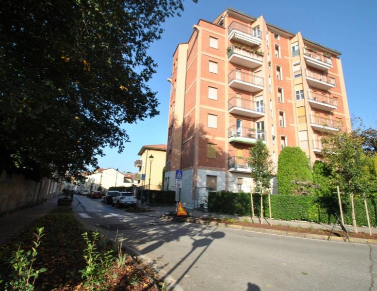 appartamento in vendita a Vimercate in zona Centro Storico