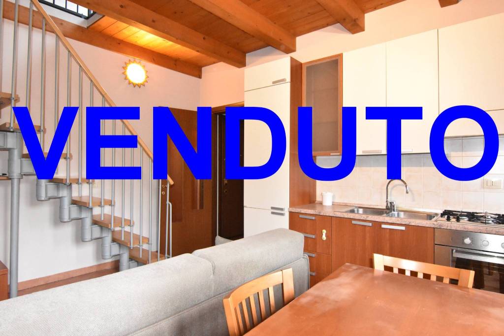 casa indipendente in vendita a Vimercate