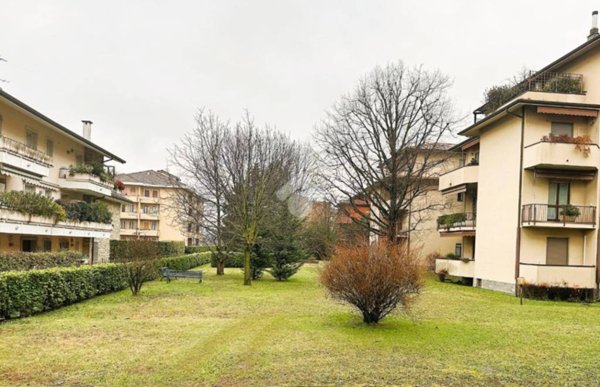 appartamento in vendita a Vimercate in zona Centro Storico