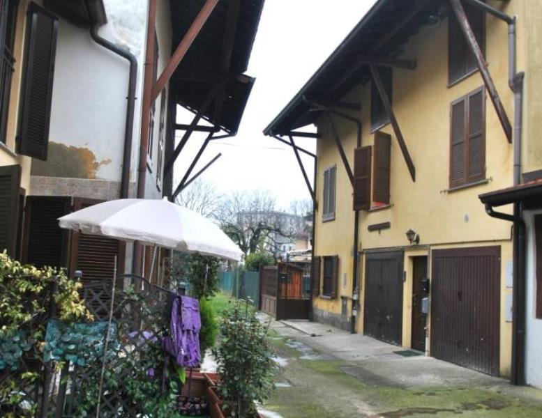 appartamento in vendita a Vimercate in zona Ruginello / Oldaniga