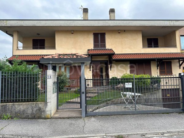 casa indipendente in vendita a Vimercate