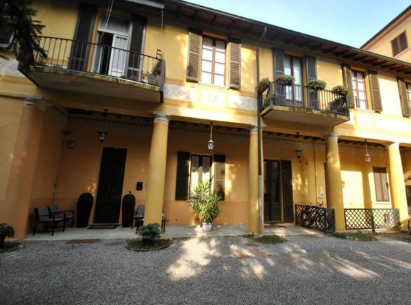appartamento in vendita a Vimercate in zona Centro Storico