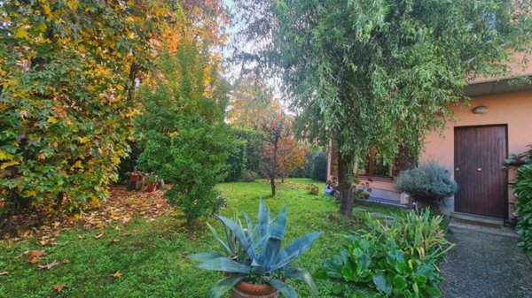 casa indipendente in vendita a Vimercate in zona Velasca