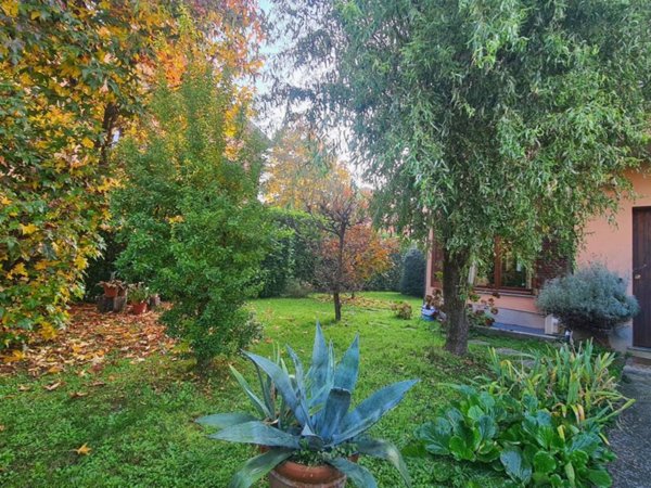 casa indipendente in vendita a Vimercate in zona Velasca
