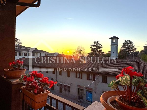 appartamento in vendita a Vimercate in zona Centro Storico