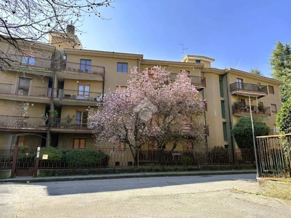 appartamento in vendita a Vimercate in zona Centro Storico