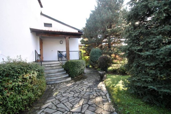 casa indipendente in vendita a Vimercate