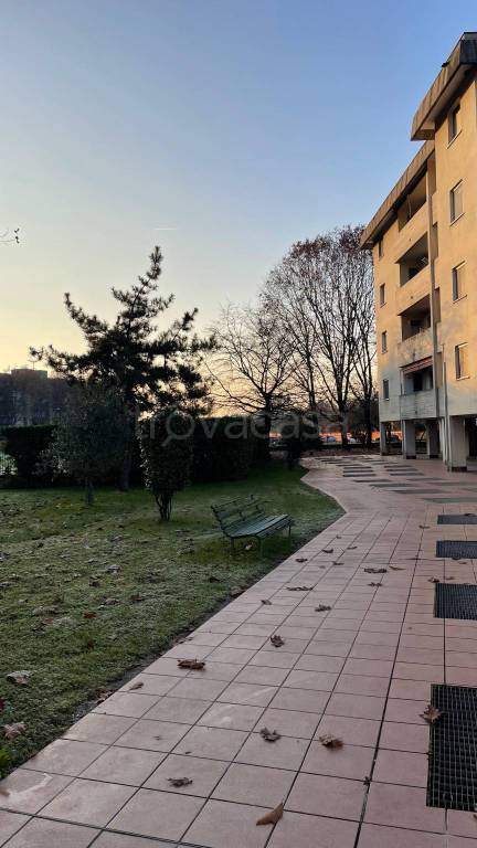 appartamento in vendita a Vimercate