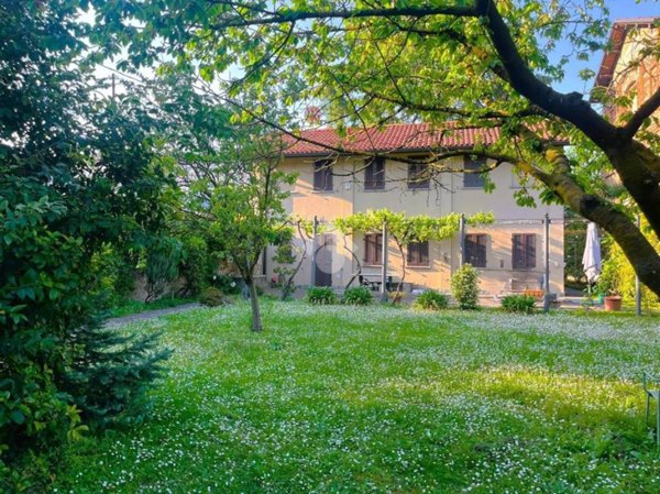 casa indipendente in vendita a Vimercate in zona Centro Storico
