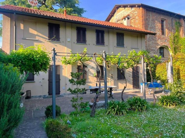 casa indipendente in vendita a Vimercate in zona Centro Storico