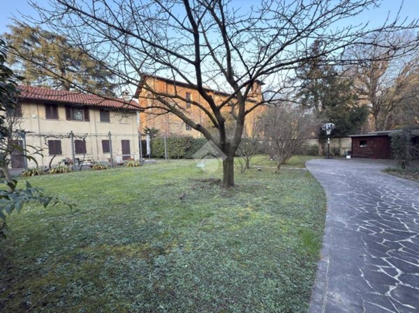 casa indipendente in vendita a Vimercate in zona Centro Storico