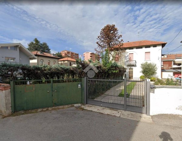 casa indipendente in vendita a Vimercate in zona Centro Storico
