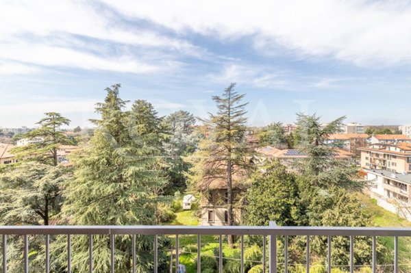 appartamento in vendita a Vimercate in zona Centro Storico