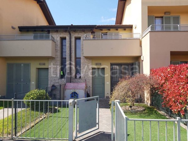 casa indipendente in vendita a Vimercate