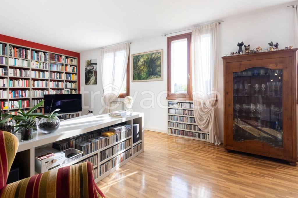 appartamento in vendita a Vimercate