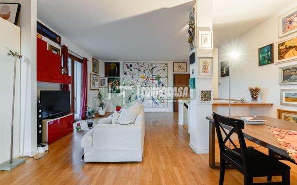 casa indipendente in vendita a Vimercate