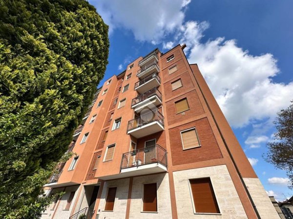 appartamento in vendita a Vimercate in zona Centro Storico