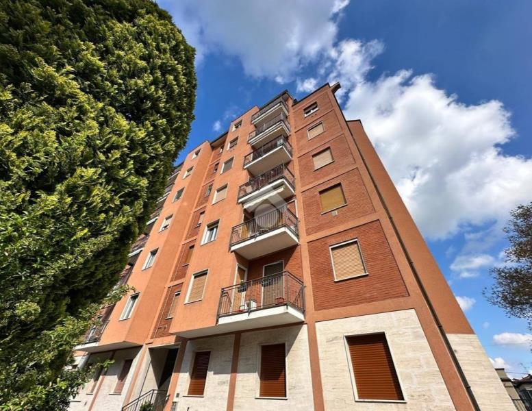 appartamento in vendita a Vimercate in zona Centro Storico