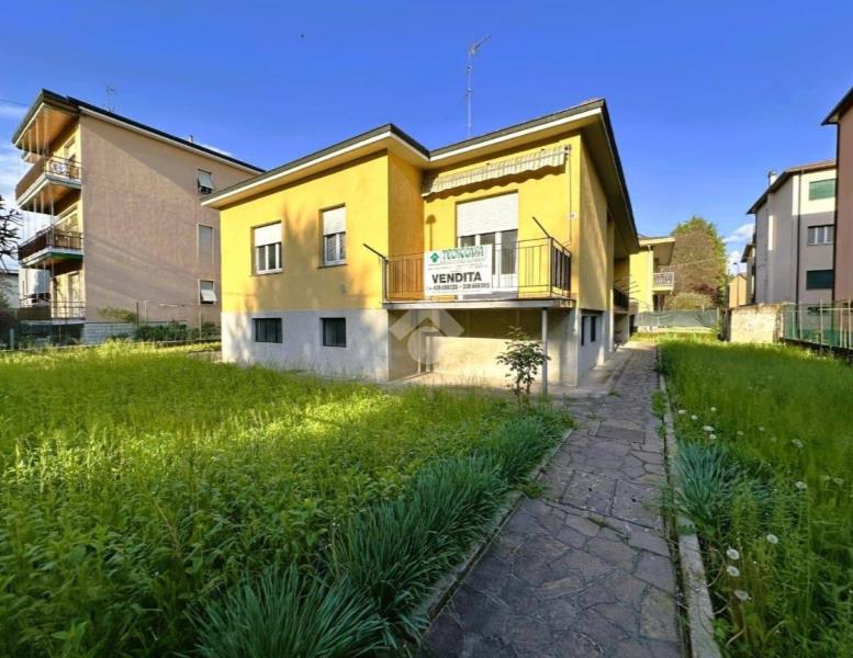 casa indipendente in vendita a Vimercate