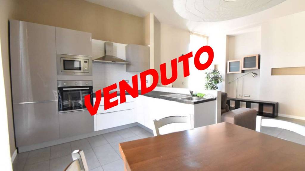 appartamento in vendita a Vimercate in zona Centro Storico