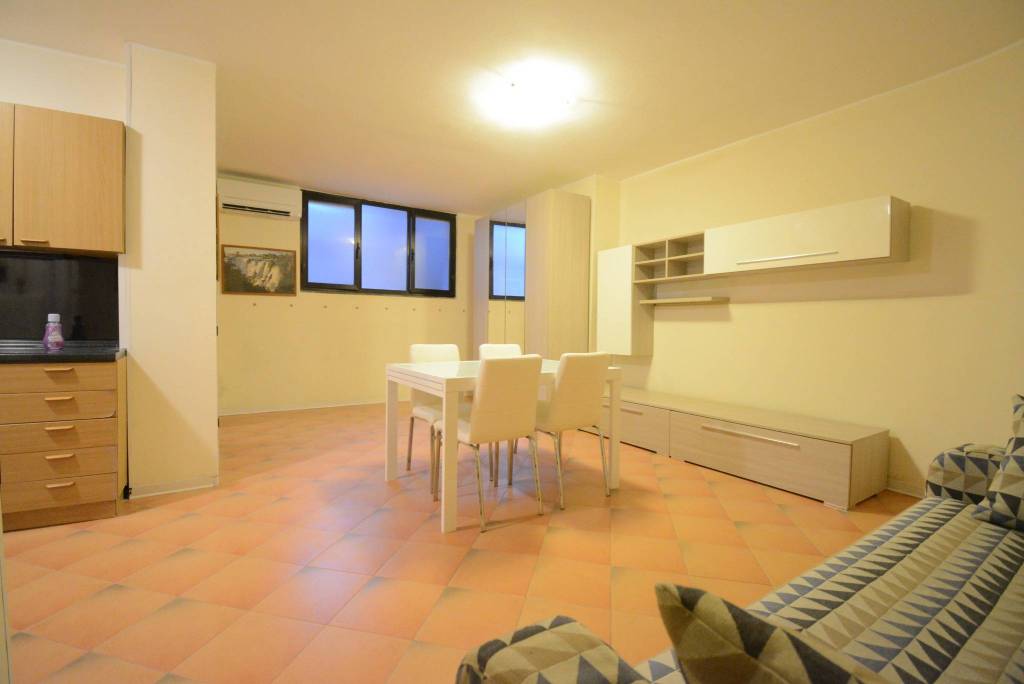 appartamento in vendita a Vimercate in zona Ruginello / Oldaniga