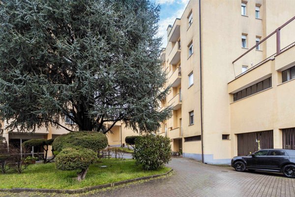appartamento in vendita a Vimercate in zona Centro Storico