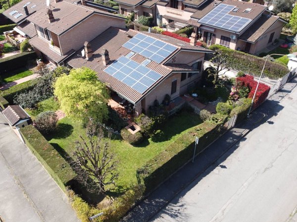 casa indipendente in vendita a Vimercate