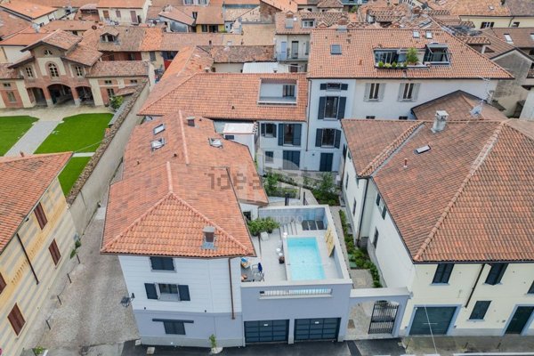 appartamento in vendita a Vimercate in zona Centro Storico