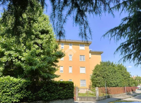 appartamento in vendita a Vimercate