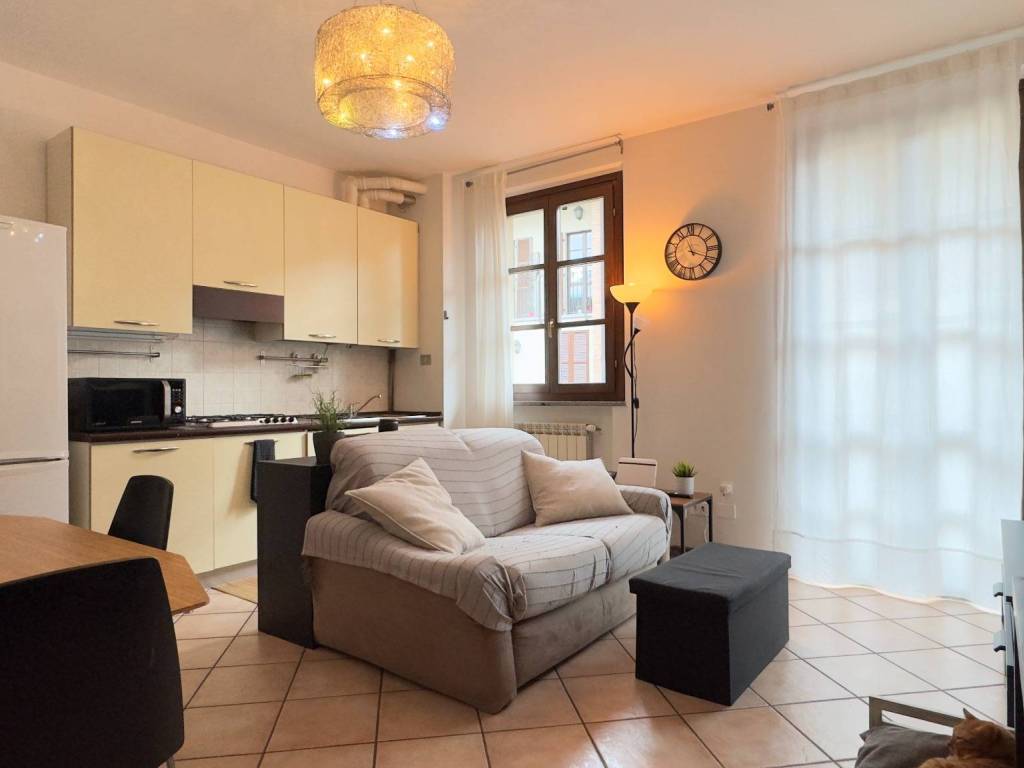 appartamento in vendita a Vimercate in zona Oreno