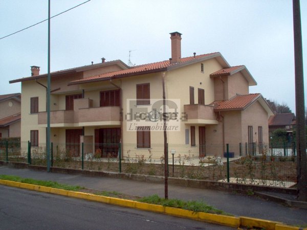 appartamento in vendita a Vimercate in zona Oreno