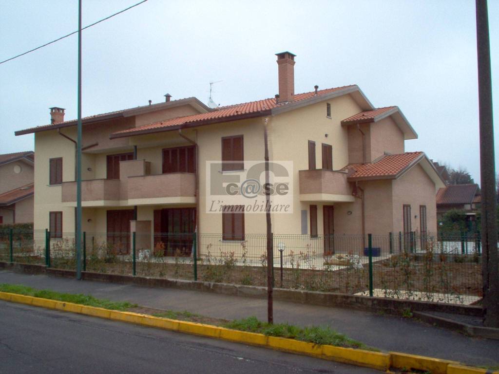 appartamento in vendita a Vimercate in zona Oreno