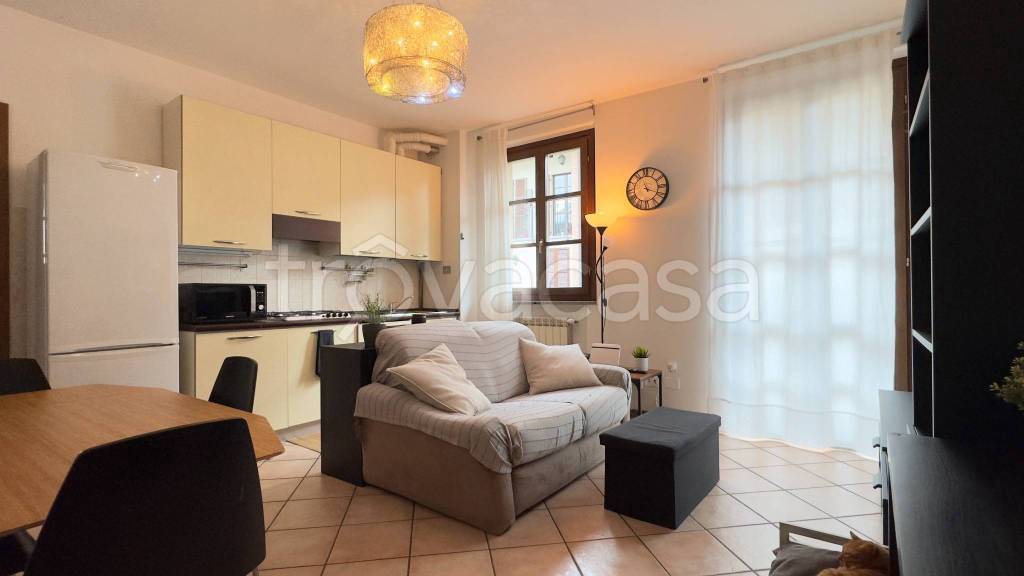 appartamento in vendita a Vimercate in zona Centro Storico