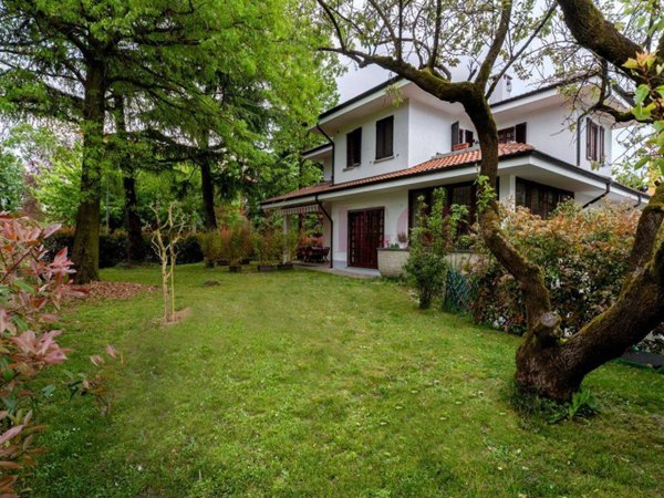 casa indipendente in vendita a Vimercate in zona Oreno