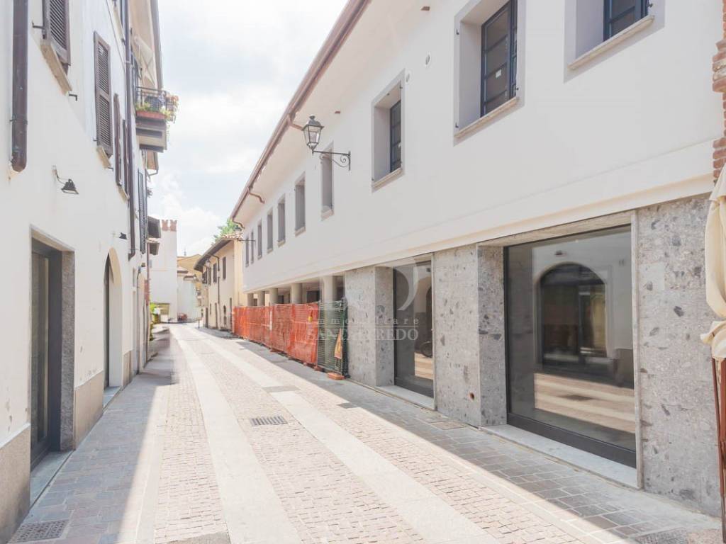 negozio in vendita a Vimercate