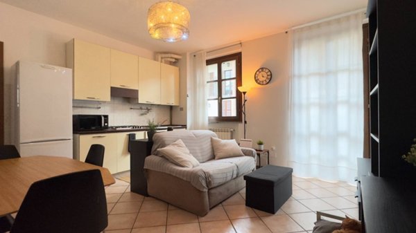 appartamento in vendita a Vimercate in zona Oreno