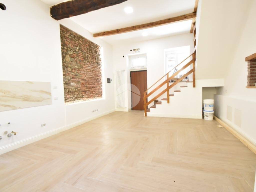 appartamento in vendita a Vimercate in zona Velasca