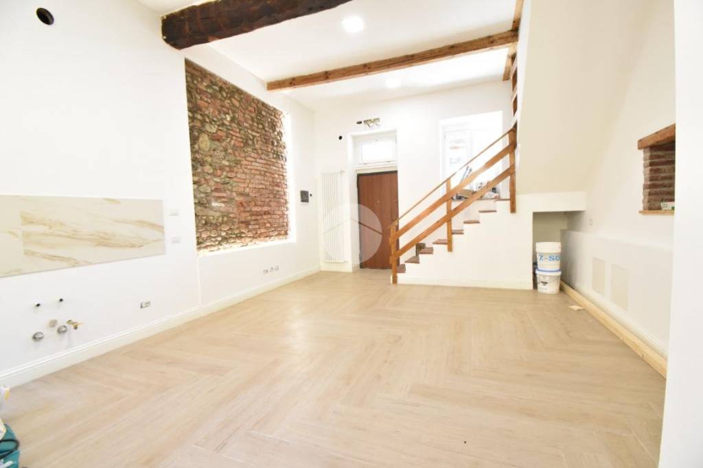 casa indipendente in vendita a Vimercate