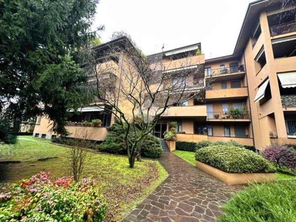 appartamento in vendita a Vimercate in zona Centro Storico