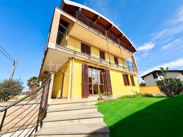 casa indipendente in vendita a Vimercate in zona Velasca