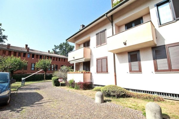 appartamento in vendita a Vimercate in zona Centro Storico