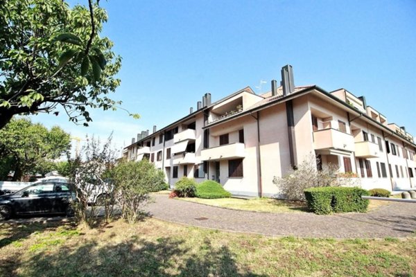 appartamento in vendita a Vimercate in zona Centro Storico