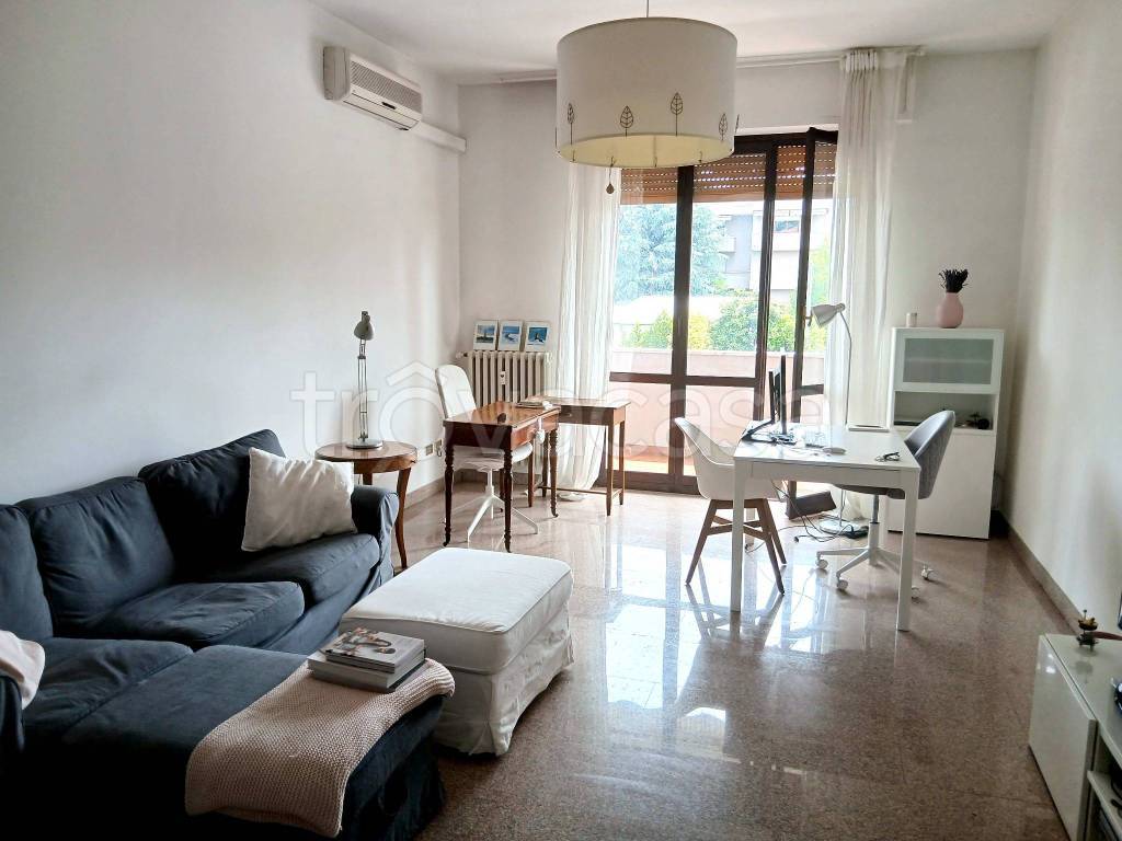 appartamento in vendita a Vimercate