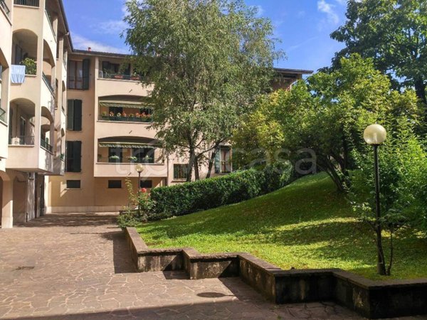 appartamento in vendita a Vimercate in zona Oreno
