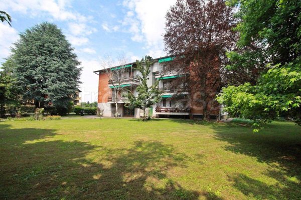 appartamento in vendita a Vimercate in zona Oreno