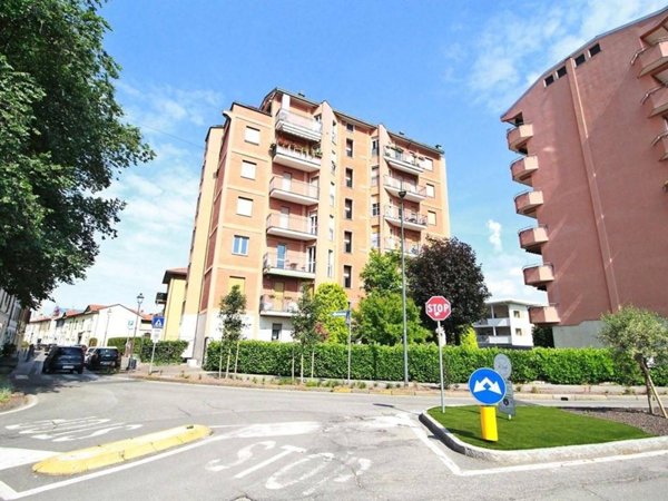 appartamento in vendita a Vimercate in zona Centro Storico