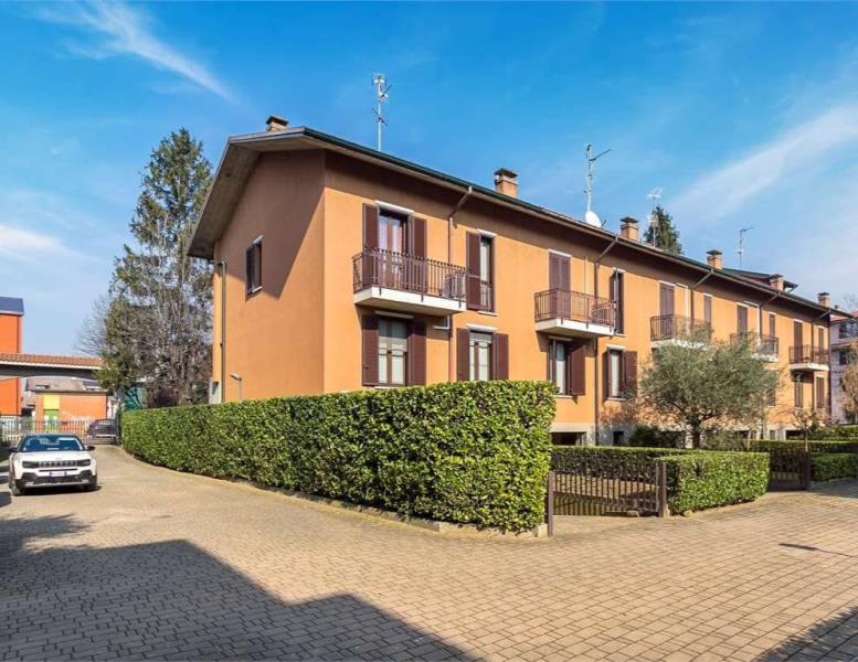 casa indipendente in vendita a Vimercate in zona Centro Storico